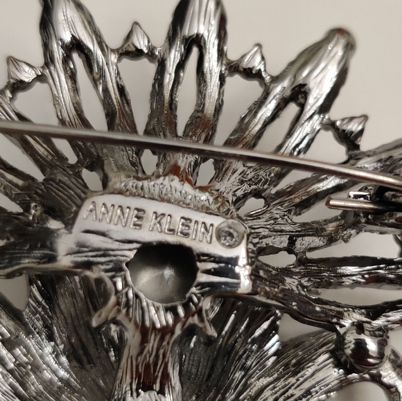 Signed Anne Klein Sparkly Crystals - Picture 6 of 11